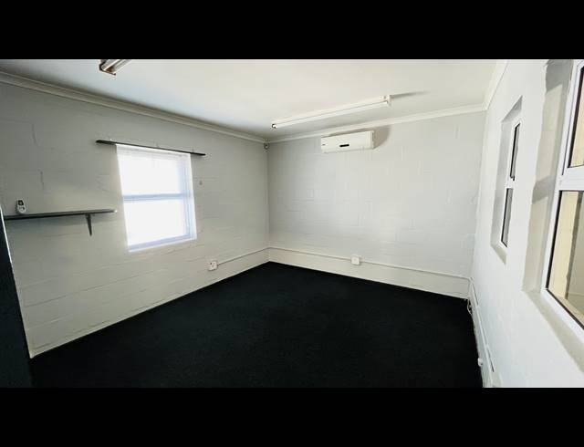 391M² WAREHOUSE TO LET IN PAARDEN EILAND